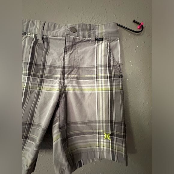 Hurley Shorts Size 5 Boys Gray and Green Plaid Polyester Boarding Shorts NWOT - Picture 4 of 12